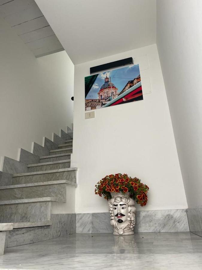 Sweet Life Aparthotel Палермо Екстериор снимка