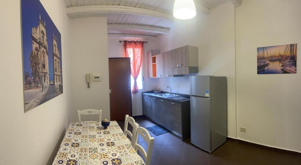 Sweet Life Aparthotel Палермо Екстериор снимка